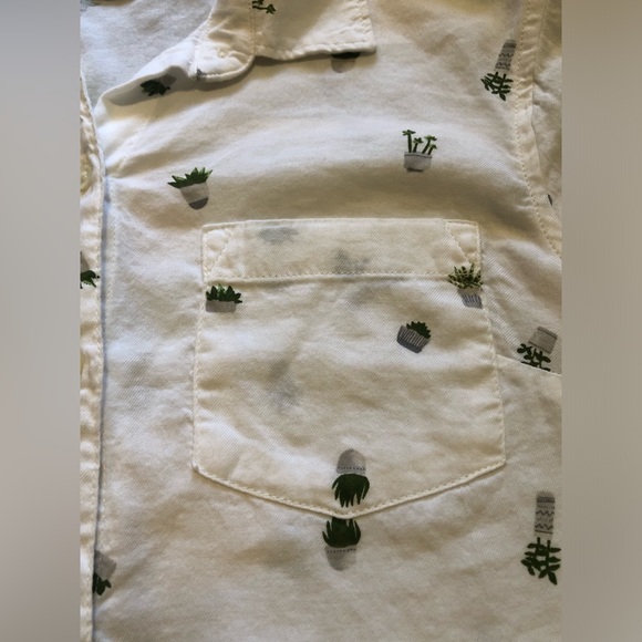 Old Navy the Classic Shirt Succulent Pattern Button Down Shirt - Picture 6 of 12